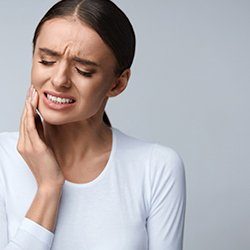 woman tooth pain