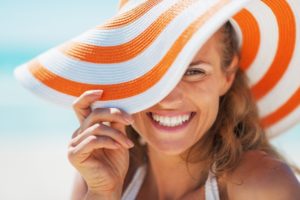 woman with a summer-ready smile